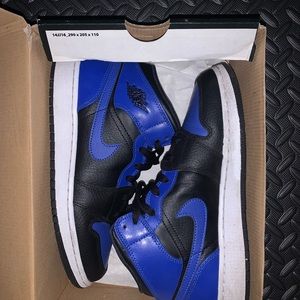 jordan 1 mid royale toe